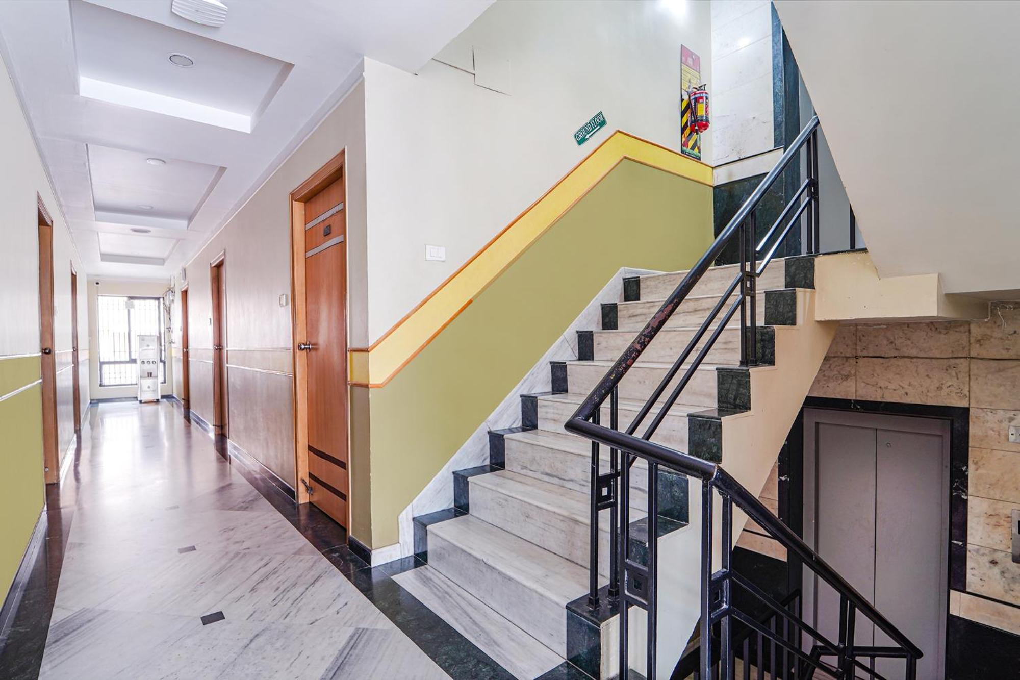 Fabhotel Ess Paradise - Nr Bus Stand Коимбатур Экстерьер фото