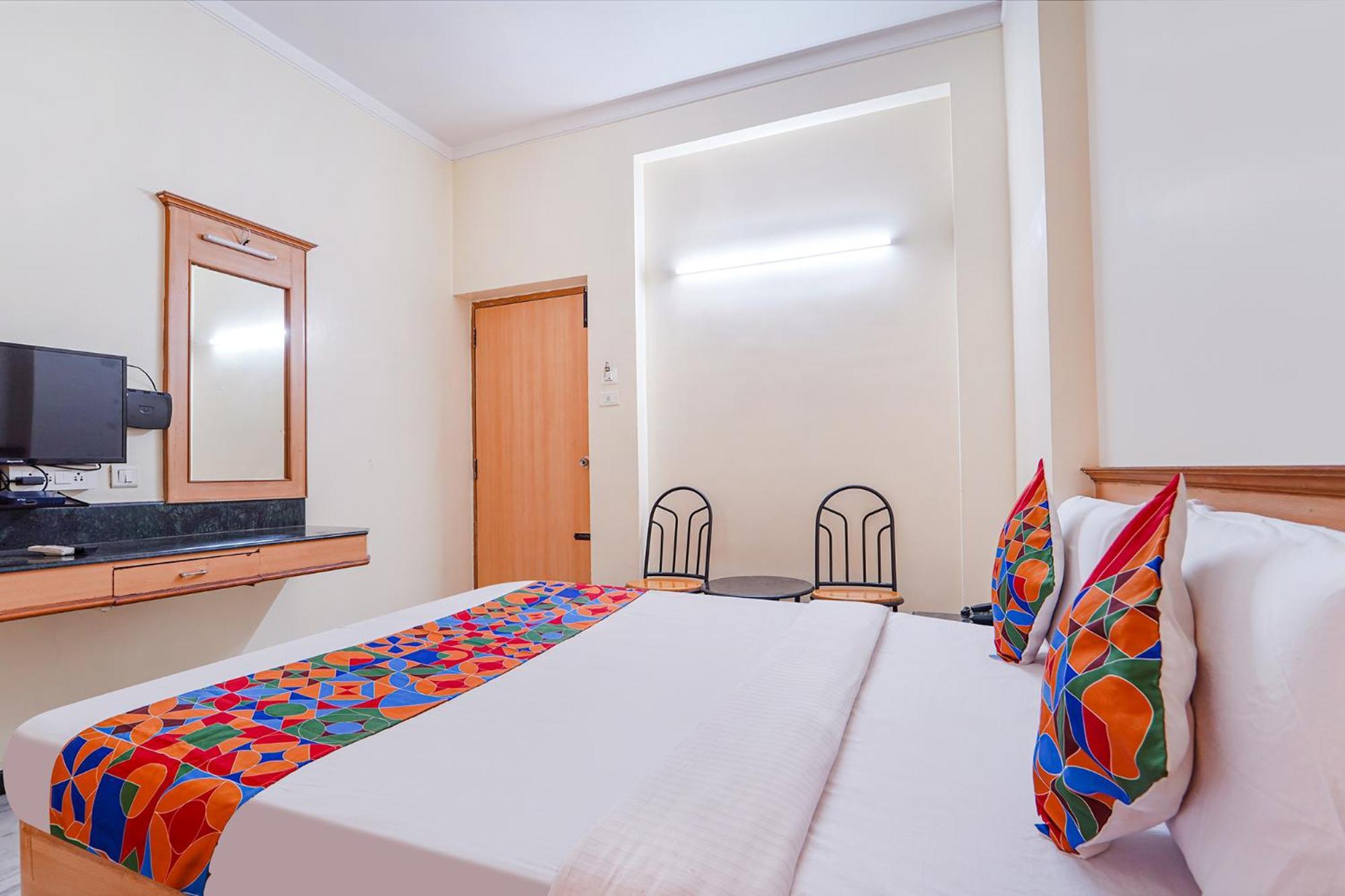 Fabhotel Ess Paradise - Nr Bus Stand Коимбатур Экстерьер фото