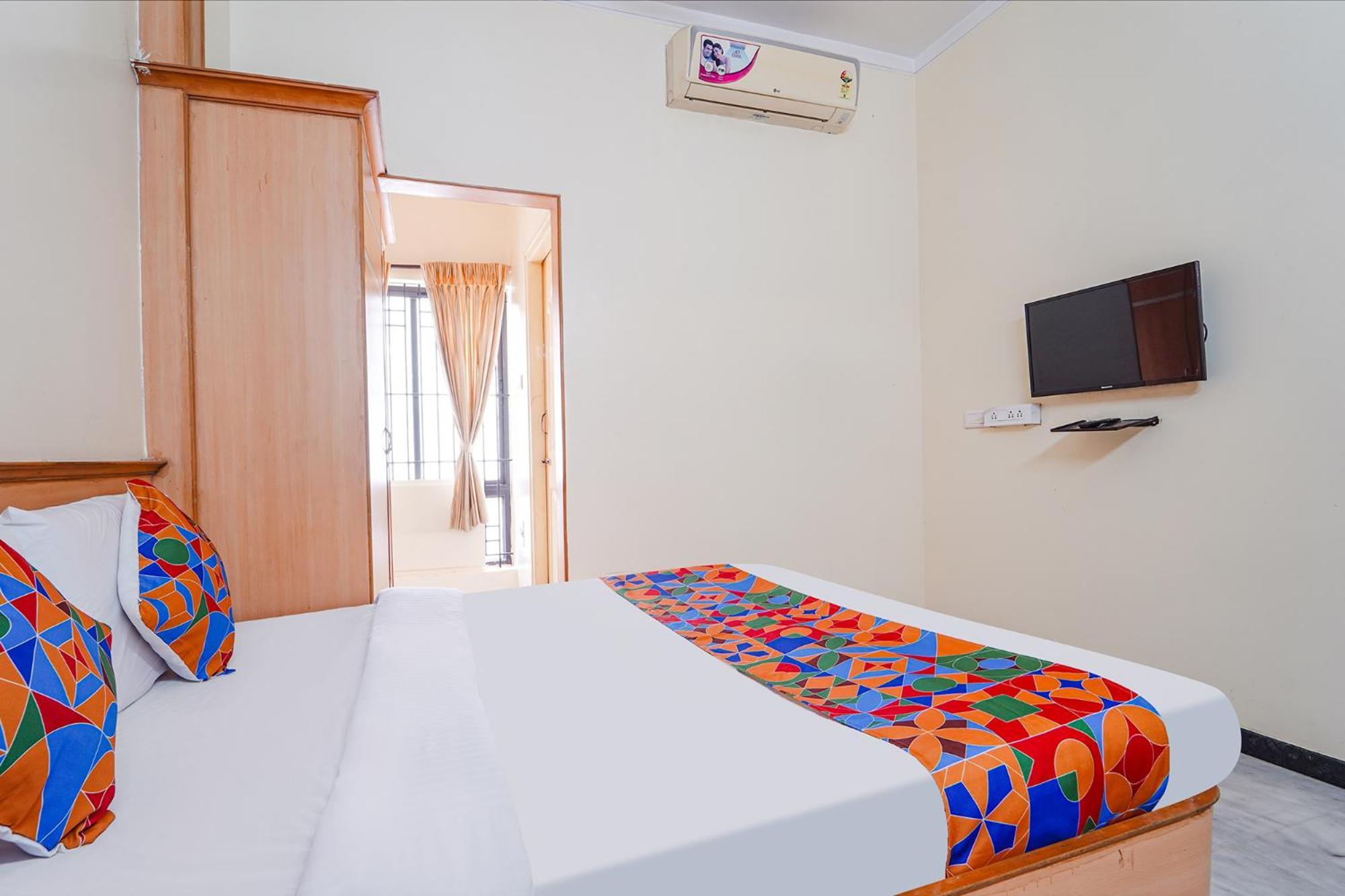 Fabhotel Ess Paradise - Nr Bus Stand Коимбатур Экстерьер фото
