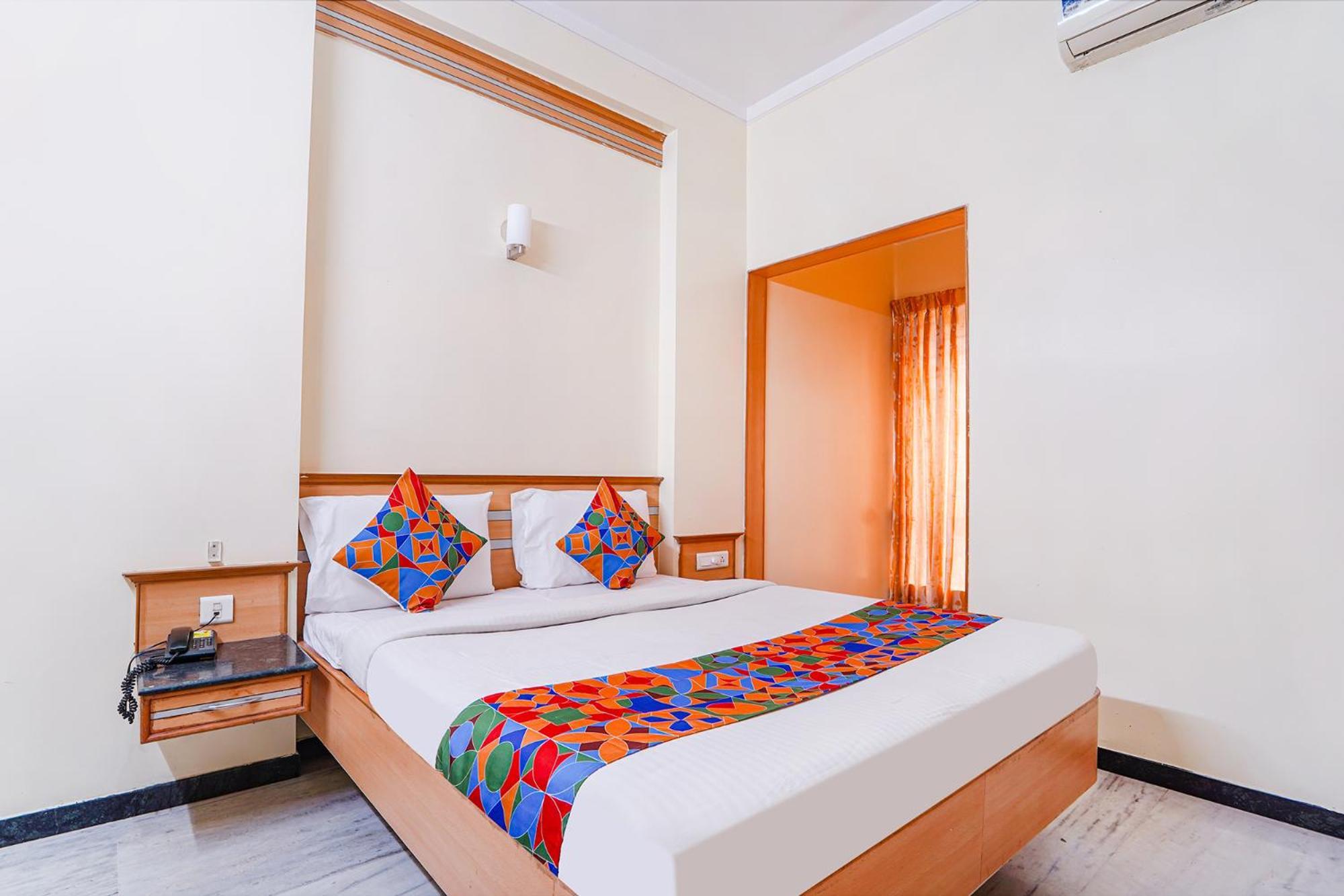 Fabhotel Ess Paradise - Nr Bus Stand Коимбатур Экстерьер фото