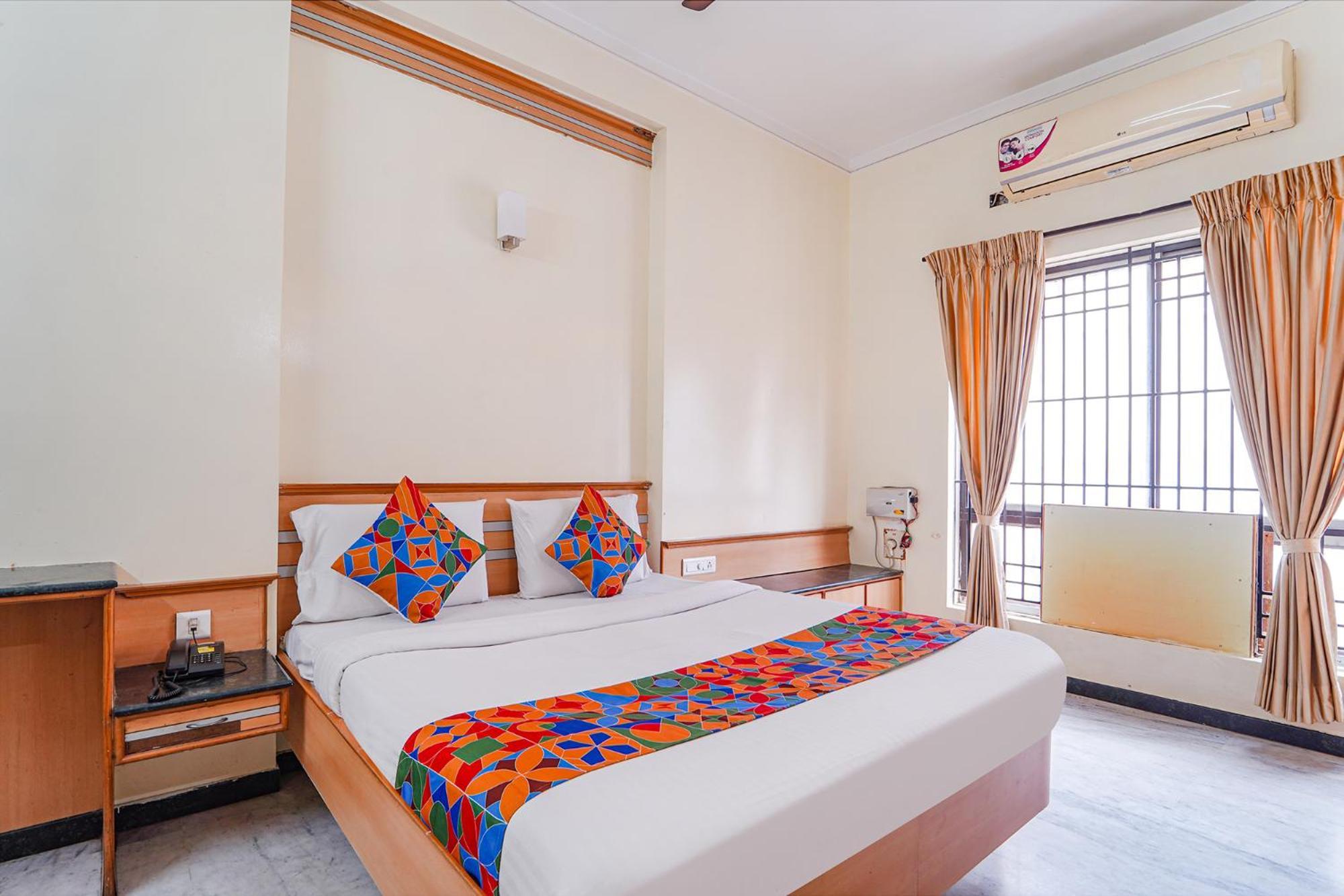 Fabhotel Ess Paradise - Nr Bus Stand Коимбатур Экстерьер фото
