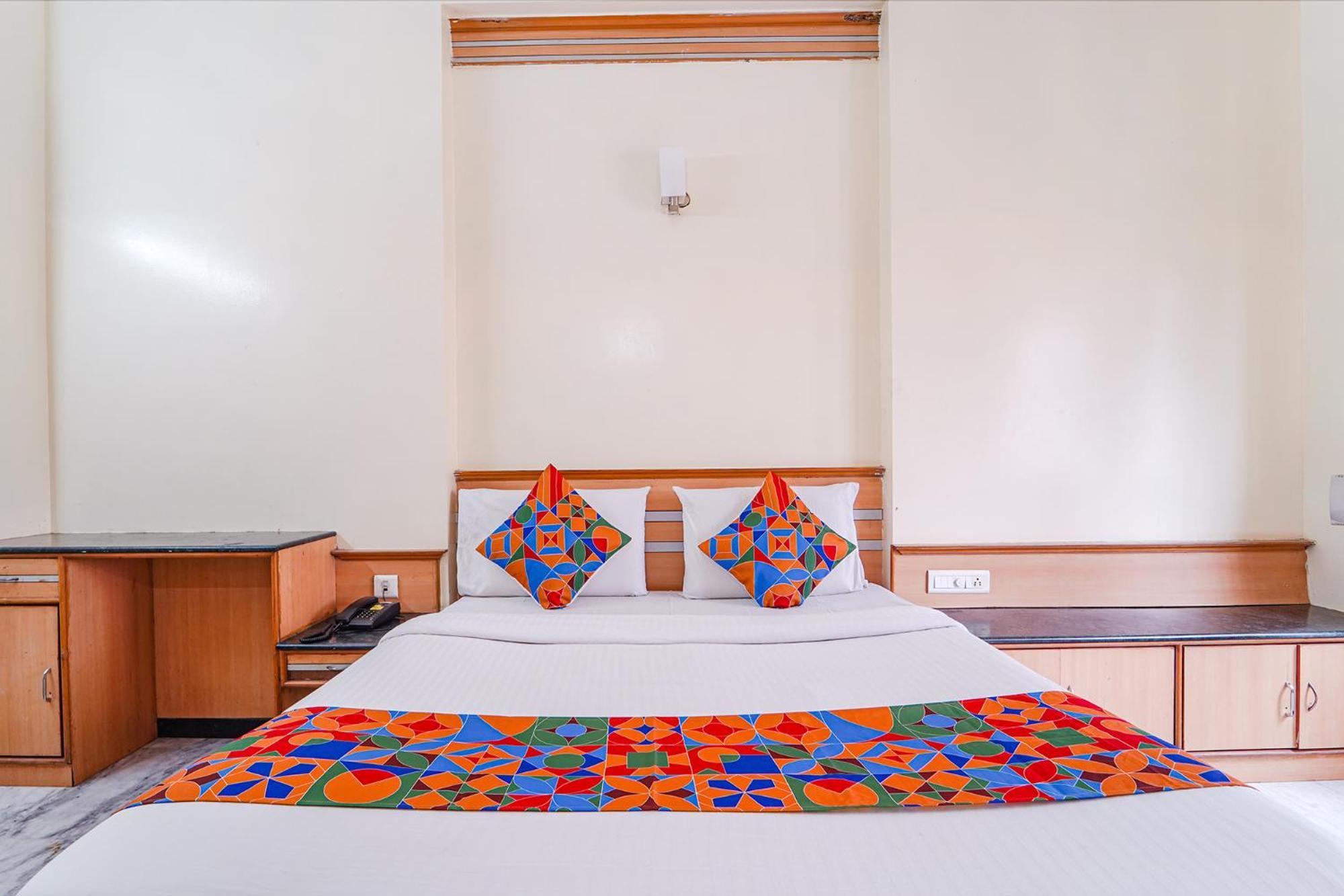 Fabhotel Ess Paradise - Nr Bus Stand Коимбатур Экстерьер фото